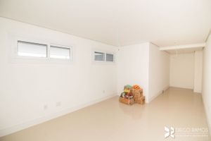 Image 6 - 196994