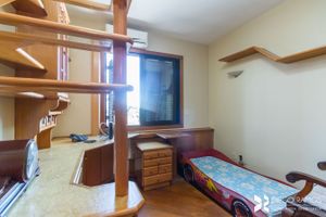 Image 9 - 197303