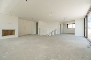 Image 31 - 197333