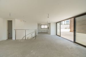 Image 32 - 197333