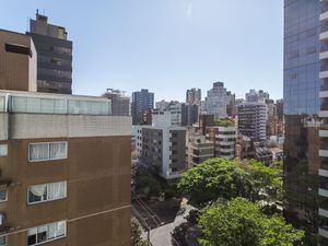 Image 14 - 197358