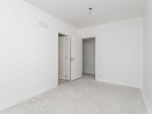 Image 22 - 197358
