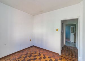 Image 12 - 197599