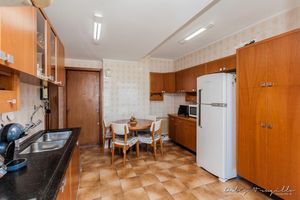 Image 16 - 197618