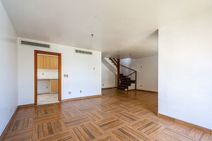 Image 9 - 197633