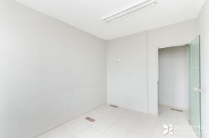 Image 19 - 197871