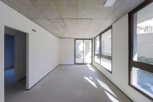 Image 4 - 197888