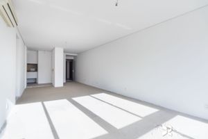 Image 3 - 198018