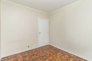 Image 6 - 198070