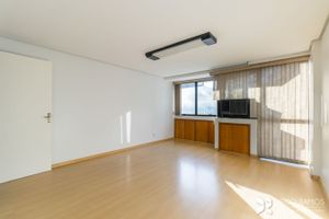Image 2 - 198115