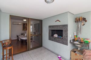 Image 4 - 198306