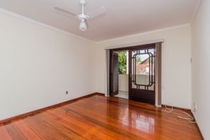Image 15 - 198308