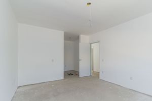 Image 15 - 198402