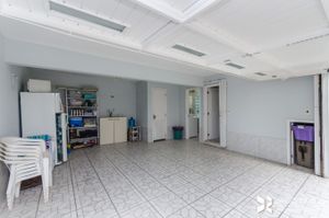 Image 27 - 198423