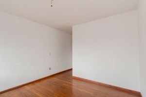 Image 13 - 198516