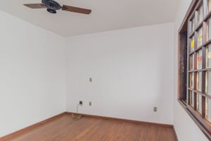 Image 17 - 198516
