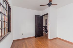 Image 19 - 198516