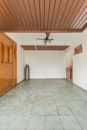 Image 35 - 198516