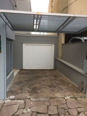 Image 21 - 198601
