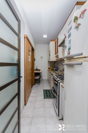 Image 24 - 198605
