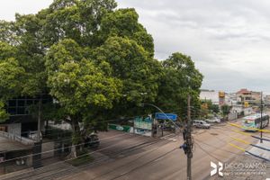 Image 10 - 198655