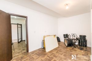 Image 34 - 198808