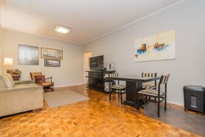 Image 4 - 198849
