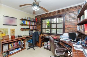 Image 11 - 198953