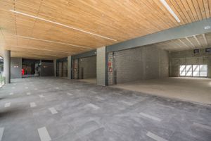 Image 2 - 198977