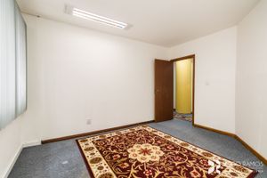 Image 12 - 198978
