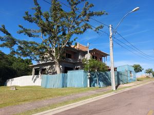 Image 17 - 199052