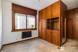 Image 11 - 199401