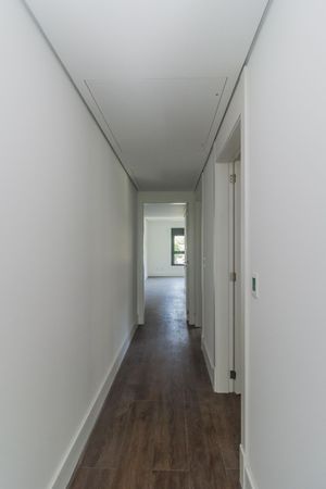 Image 16 - 199618