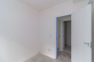 Image 11 - 199906