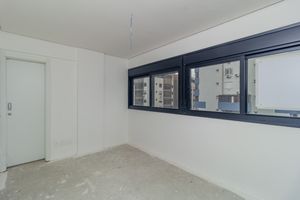Image 11 - 199927