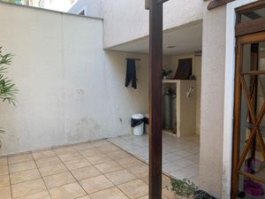 Image 29 - 200003