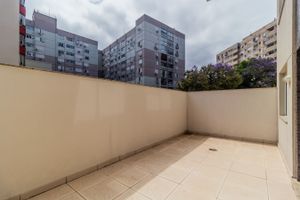Image 6 - 200063