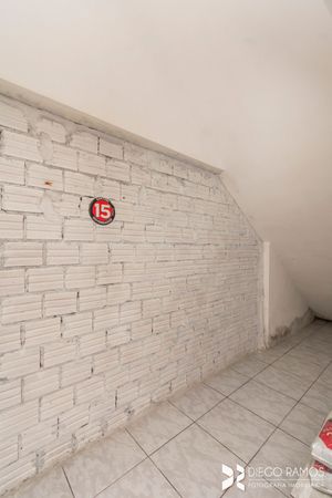 Image 30 - 200073
