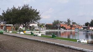Image 7 - 200200