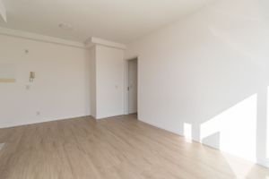 Image 4 - 200232