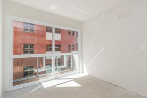 Image 1 - 200983