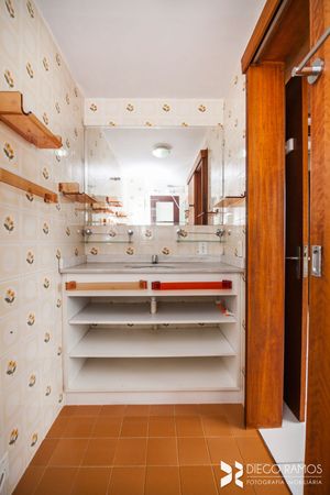 Image 17 - 202125