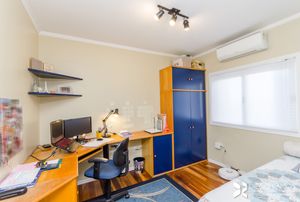 Image 17 - 202490