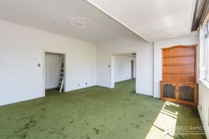 Image 2 - 202877