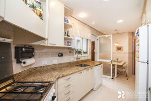 Image 34 - 203009