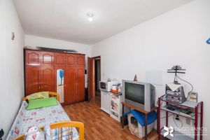 Image 37 - 203065