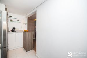 Image 21 - 203070