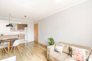 Image 3 - 203153