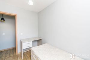 Image 13 - 203153