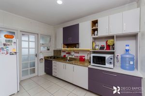 Image 26 - 203212